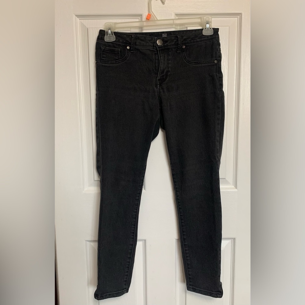 ✨3/$25 1822 Denim skinny jeans✨